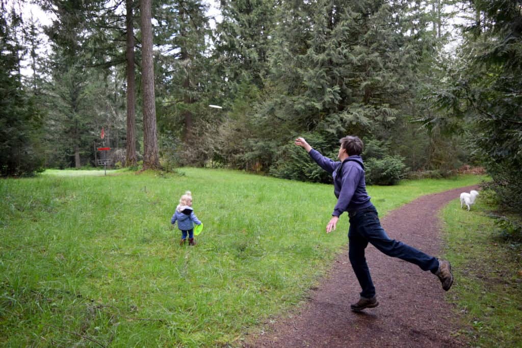 Camping at Milo McIver State Park in Oregon has a million kid-friendly activities, like disc golf. To & Fro Fam