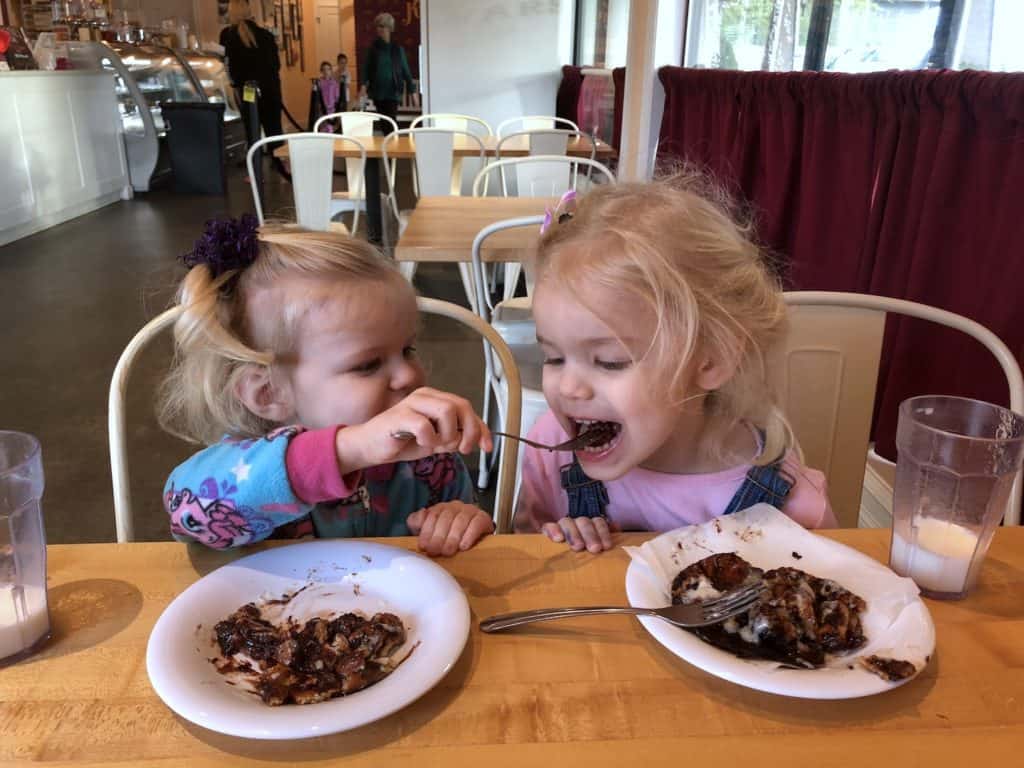 Traveling with a picky eater? Here are sure-fire tips to make picky kids eat on vacation so you can stress less during family travel! To & Fro Fam
