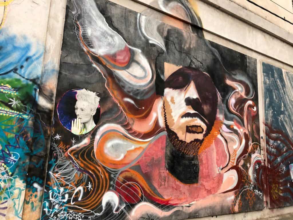 Planning to travel to South America? Street art in Rosario, Argentina is everywhere. Don't miss these murals! To & Fro Fam