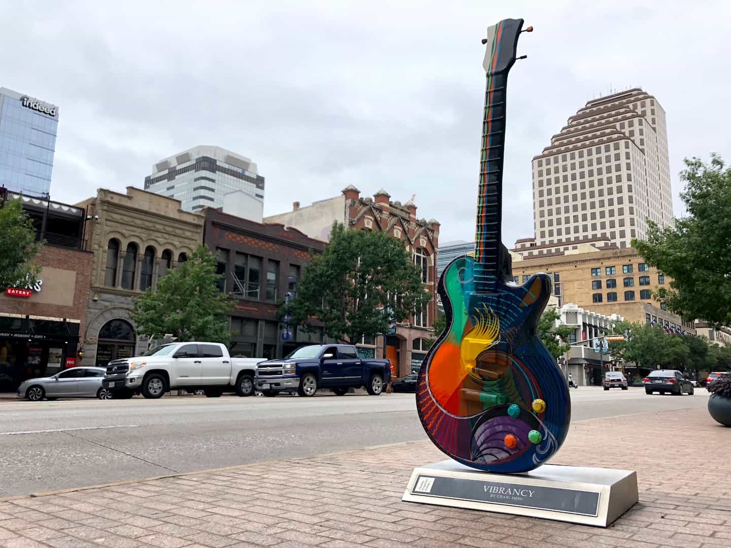 There are plenty of reasons to love Austin (including the amazing music scene in Austin!). Read on for more features that make this laid-back city great for Texas travel! To & Fro Fam