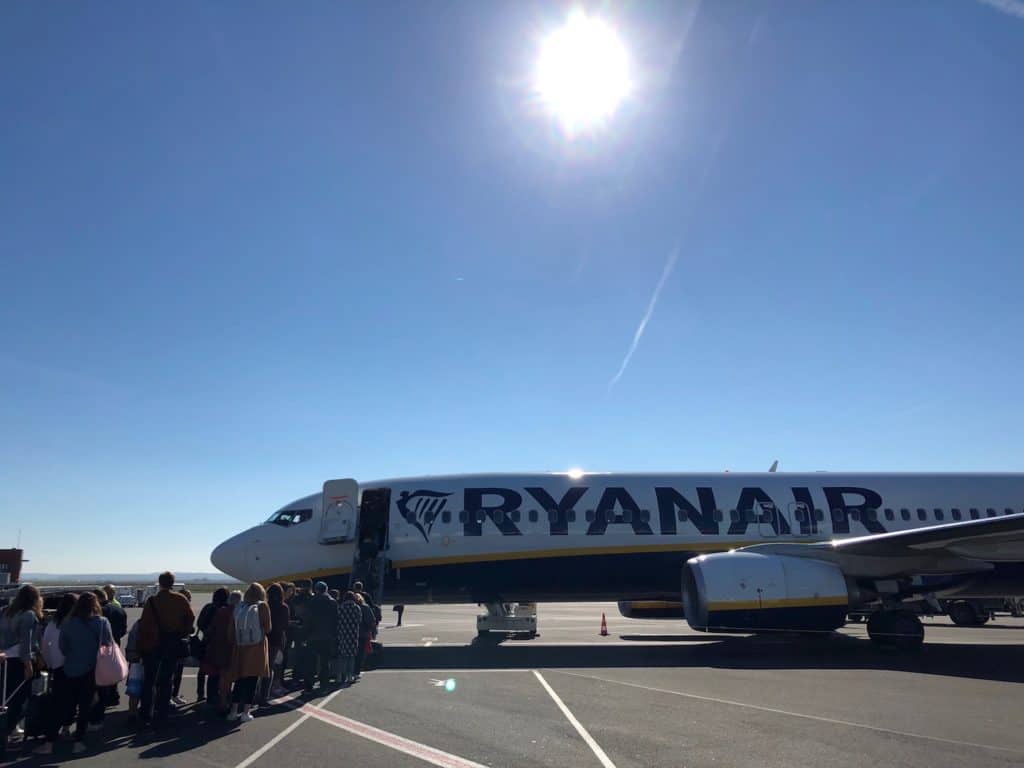 Choosing an airport for your trip to Paris? Here are the pros and cons of flying Ryan Air into Paris Beauvais-Tille Airport. To & Fro Fam