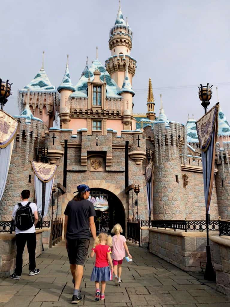 Doing Disney on a budget? Here's how I saved more than $2,000 on a 3-day trip to Disneyland! To & Fro Fam
