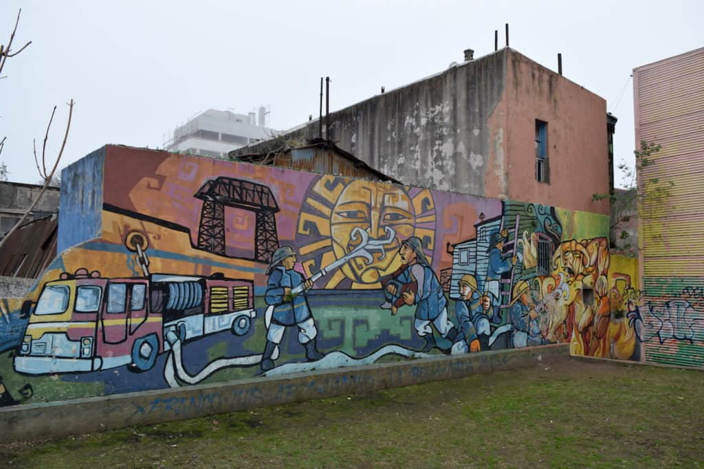 Planning Buenos Aires, Argentina travel? The street art in Buenos Aires, especially the La Boca neighborhood, is a phenomenal way to see murals when you travel. To & Fro Fam