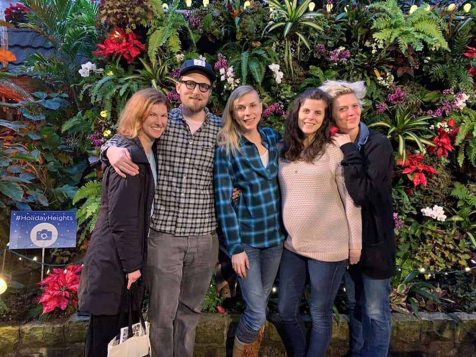 Siblings vacation in Vancouver, BC: What to do in Vancouver on a rainy day? Go to the Bloedel Conservancy, an indoor park with tropical jungles and exotic birds! To & Fro Fam