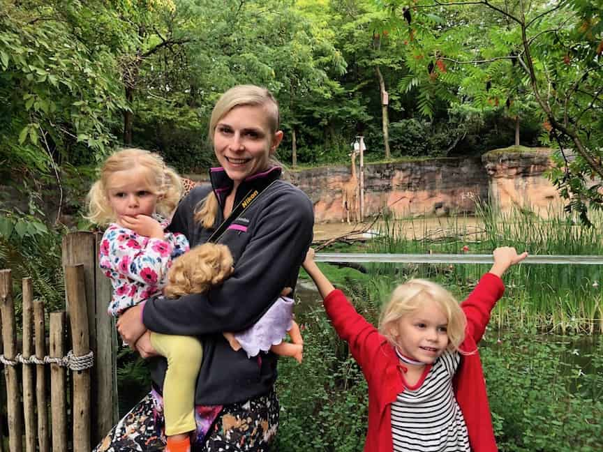 Wondering what to do in Portland with kids? The Oregon Zoo is a must-do family activity. Here, I share how to avoid the crowds, what to bring, and when to go for the best zoo trip! To & Fro Fam