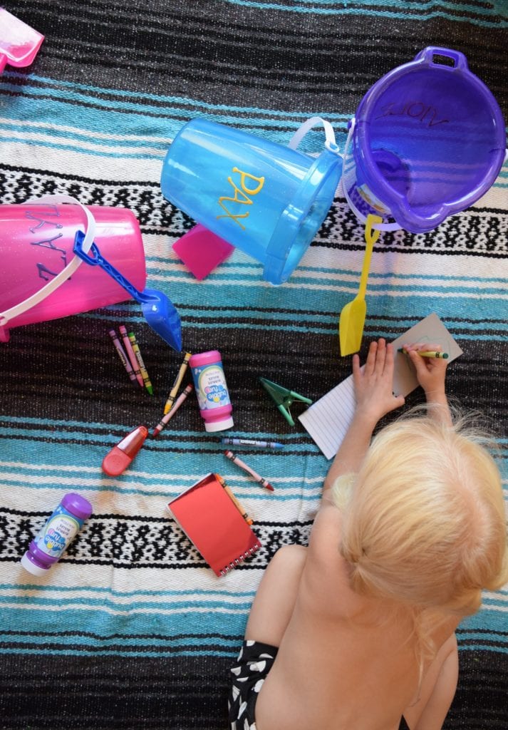 Make a camping arts and crafts bucket for kids! On your next family camping trip or outdoor adventure, these activity buckets have all the supplies and inspiration for outside fun. To & Fro Fam