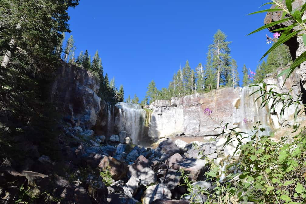 An easy hike in Central Oregon that's family friendly: Paulina Creek Falls. To & Fro Fam