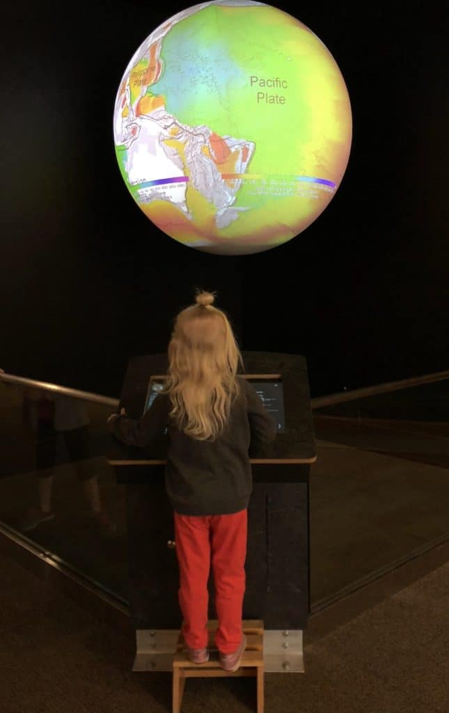Hands-on learning at the FREE Kalamazoo science museum in Michigan / To & Fro Fam