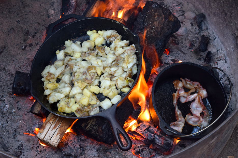 Campfire meal ideas and more camping hacks / To & Fro Fam
