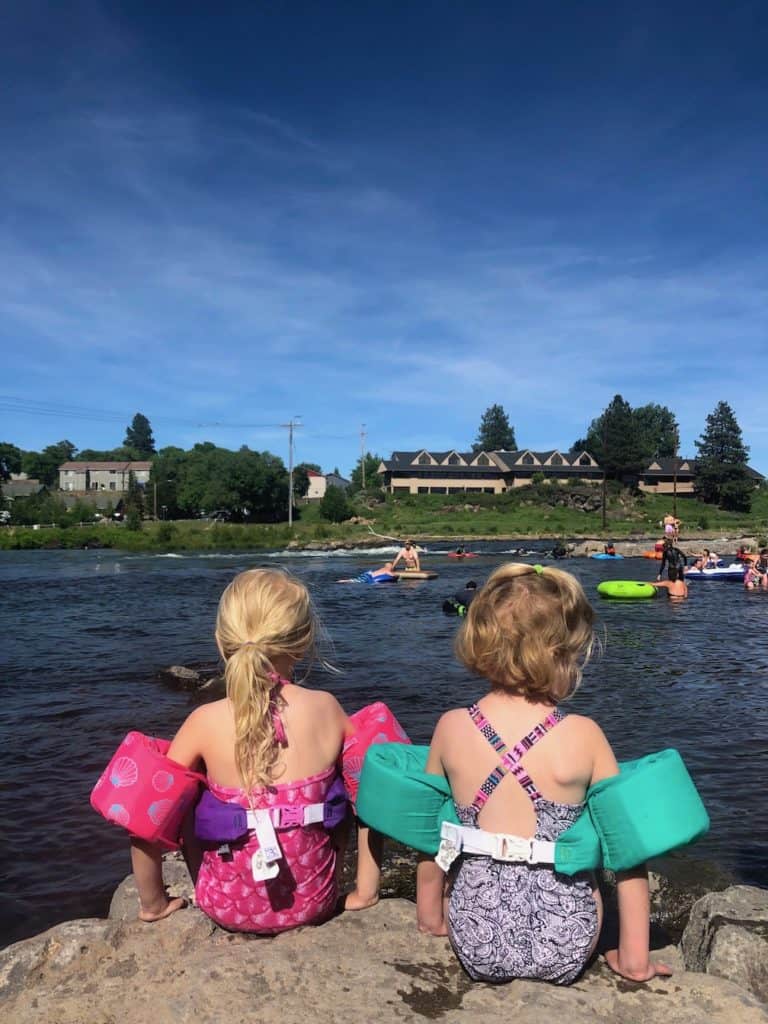 Things to do in Bend Oregon with kids: Swimming, tubing, kayaking, hiking + more! To & Fro Fam