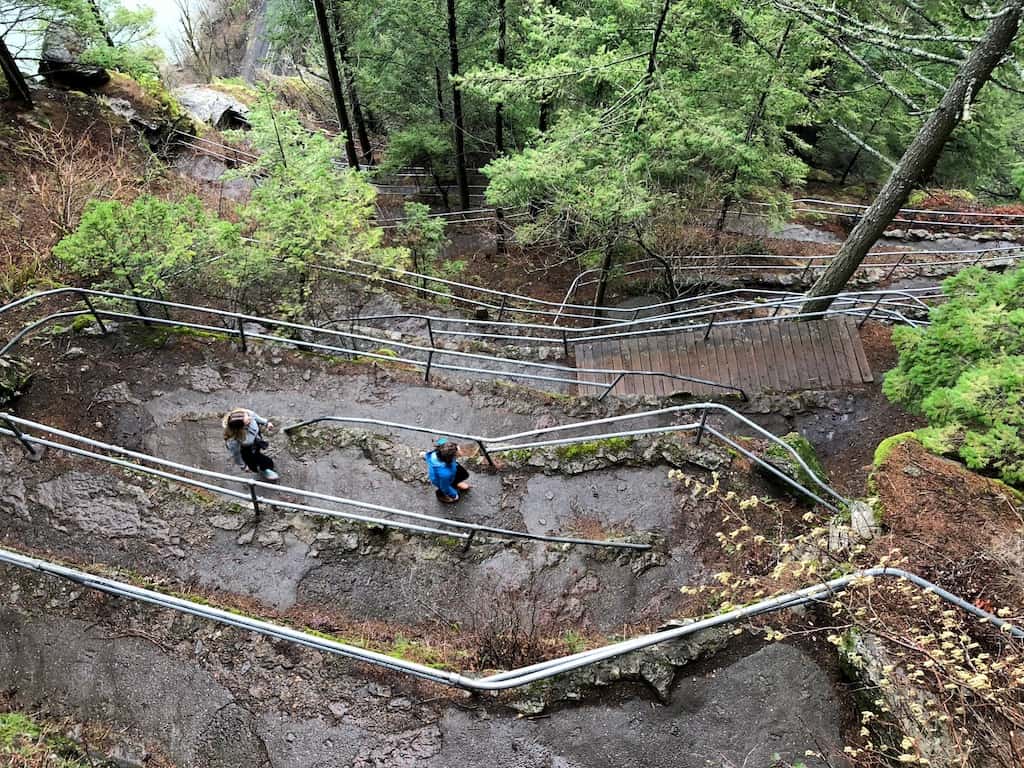 The Beacon Rock hike in Washington has intense switchbacks, but the views of the Columbia River Gorge are unparalleled. This hike near Portland, OR is beautiful! To & Fro Fam