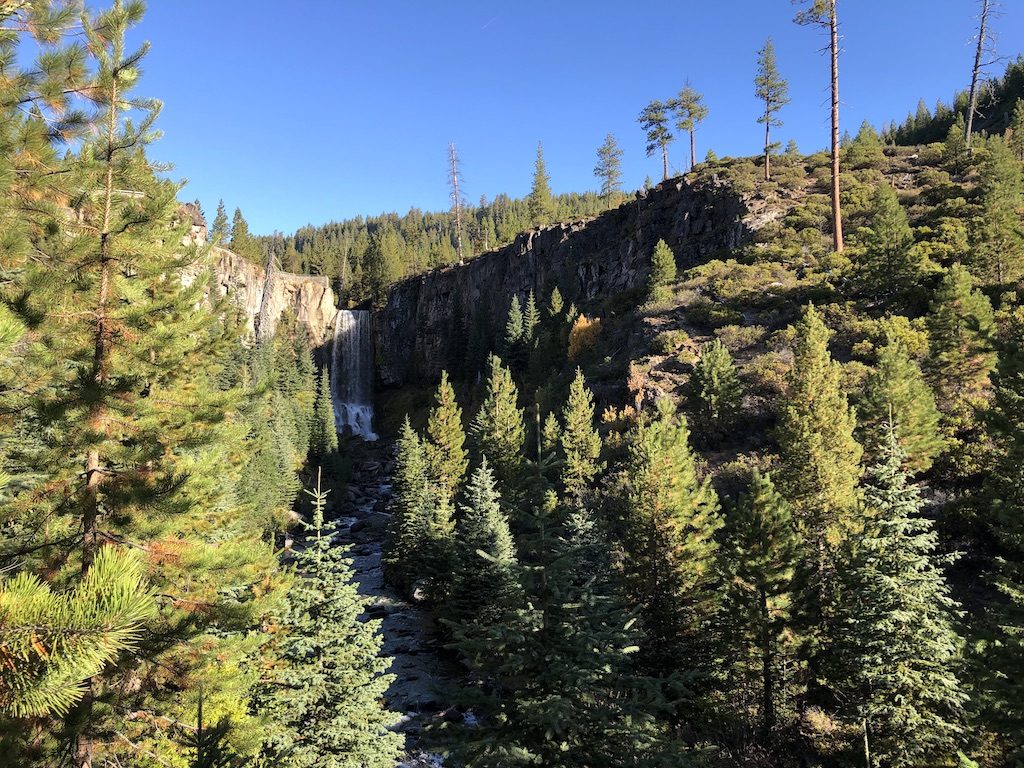 Things to do in Bend Oregon: Hike Tumalo Falls, canoe by moonlight + much more! To & Fro Fam