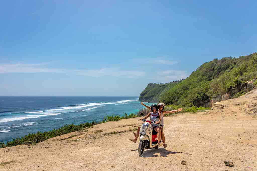 Girls trip destination ideas: Top spots for a girlfriend getaway, recommended by travel bloggers, in the US and internationally. You can't go wrong with a girls trip 2020 with these tips! To & Fro Fam