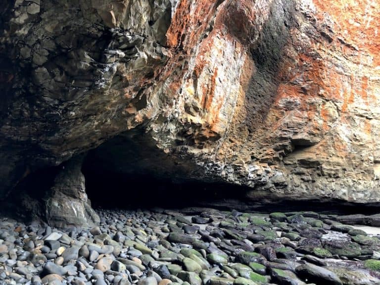 Devils Punchbowl Oregon: A secret sea cave hike near Depoe Bay, OR