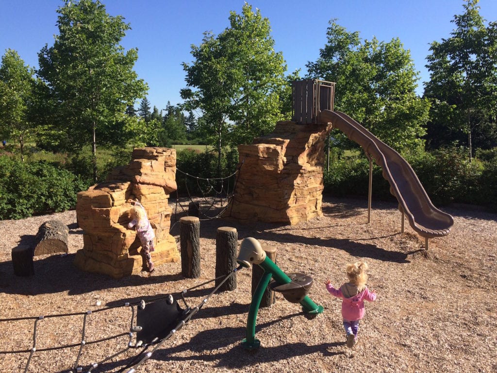 Marylhurst Heights Park in West Linn has one of the most unique splash pads I've ever seen, plus a great climbing playground. Perfect for kids with big imaginations! To & Fro Fam