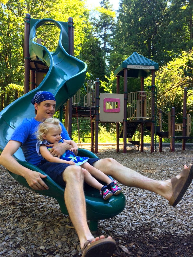 Best kids activities near Portland, Oregon: The parks in nearby West Linn! The playgrounds, splash pads, skate parks, kayaking spots and more are like a summer wonderland. To & Fro Fam