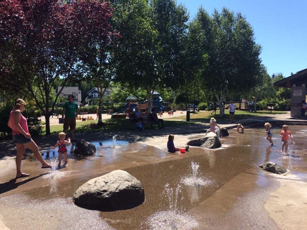 Tanner Creek is one of the best West Linn Parks. With a splash pad, playground, tennis court, basketball court and covered shelter, this park is a great and kid friendly destination near Portland, OR. To & Fro Fam