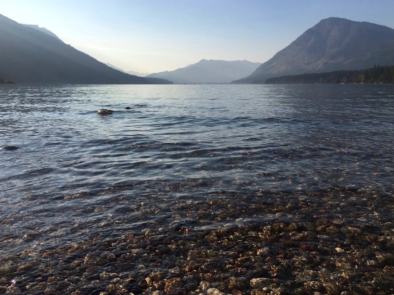 Washington's Lake Wenatchee is a glacier-fed lake in the wilderness where you can camp, hike, swim, SUP, kayak, fish and more. This outdoor destination is just 30 minutes from Leavenworth, WA. To & Fro Fam