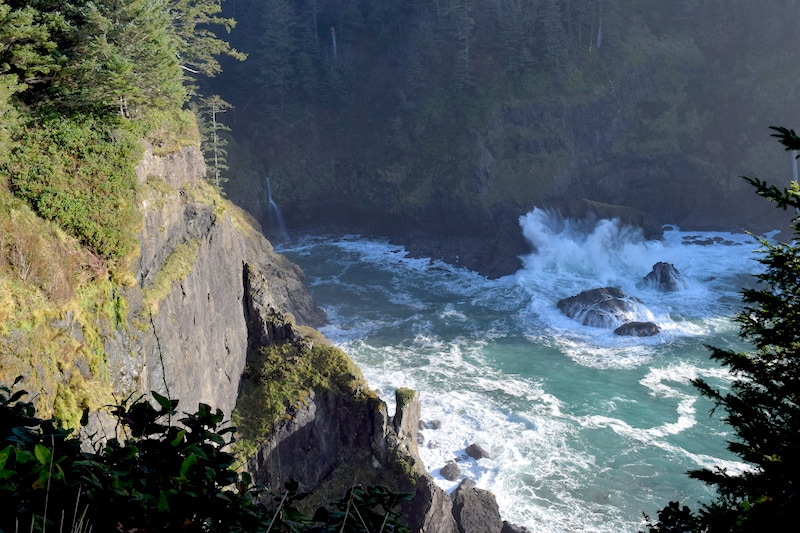 Hart's Cove Trail: One of the most beautiful hikes on the Oregon Coast. Take in the expansive views of the Pacific Ocean and the waterfall below. To & Fro Fam
