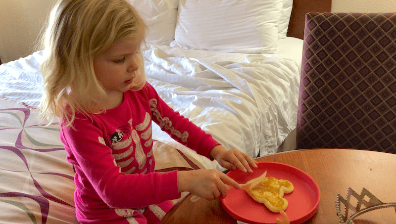 How to cook in your hotel room—seriously! This is just one of 7 ideas to save money on vacation. I save hundreds of dollars on every family trip by preparing some of our own food (instead of watching my picky kids refuse to eat expensive restaurant meals). Click to read more—including some tips you probably haven't tried before! To & Fro Fam