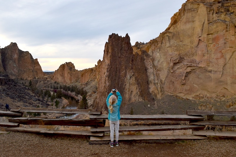Things to do at Smith Rock State Park, one of Oregon's speechless places and the birthplace of rock climbing. Here, tips for the best hikes, how to get a camping spot, guides for rock climbing excursions, and things to do in Terrebonne, Oregon. Plus: How to enjoy Smith Rock Oregon with kids! To & Fro Fam