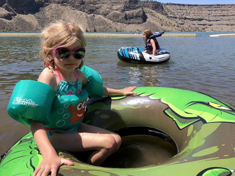 Exploring Central Oregon with kids: Things to do near Bend, OR with your family. We love Lake Billy Chinook, where you can explore an  island on the lake, swim, go camping, hike and much more. There's even a petroglyph here! Click for all the details. To & Fro Fam