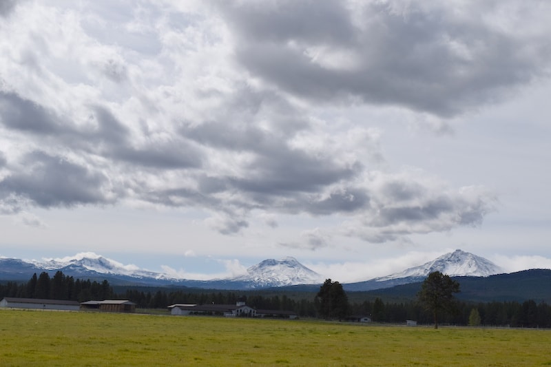 The mountains near Sisters, OR are beyond gorgeous. There's so much more to do there beyond skiing! Here, I share fun things to do like hike, explore caves, and even relax in a beer spa! To & Fro Fam