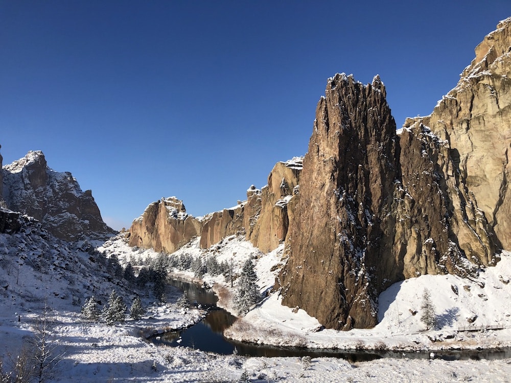 Smith Rock State Park weather: How to visit this Central Oregon gem in summer, winter—and throughout the year. Tips for hot weather and cold so you can enjoy hiking, incredible views and more! To & Fro Fam