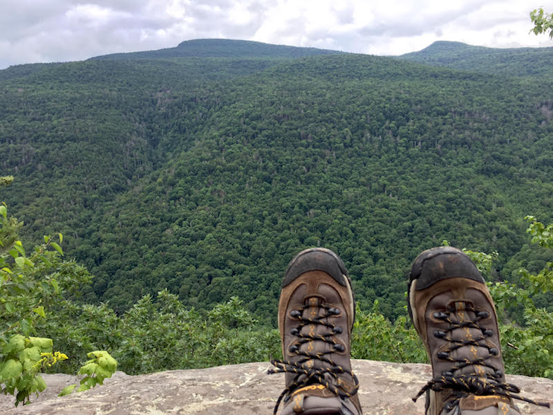 The Catskills, New York is a great place to travel with grandparents! There are so many fun things to do — like hiking, skiing, exploring quaint towns and more — making it a terrific place to vacation with extended family. To & Fro Fam