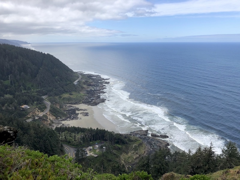 Oregon Coast hikes: Trails on Cape Perpetua wind through forest and take you to epic views of the Pacific Ocean. Walk to one of Oregon's biggest tree or explore the campground. And don't miss this post's list of things to do in Yachats, the little Oregon Coast town nearby! To & Fro Fam