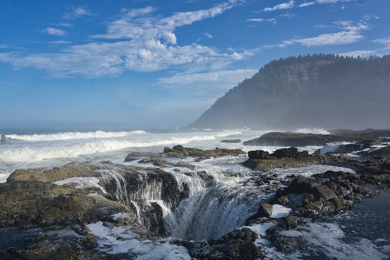 Thors Well: One of the most unique things to do on the Oregon Coast. Click for many more! To & Fro Fam