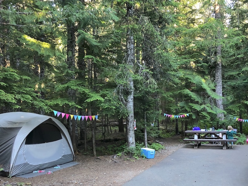 Trillium Lake campground: One of the best places for camping near Portland, Oregon. This campground has access to hiking trails, boat ramps and paddle board rentals. This is a very family friendly camping spot! To & Fro Fam