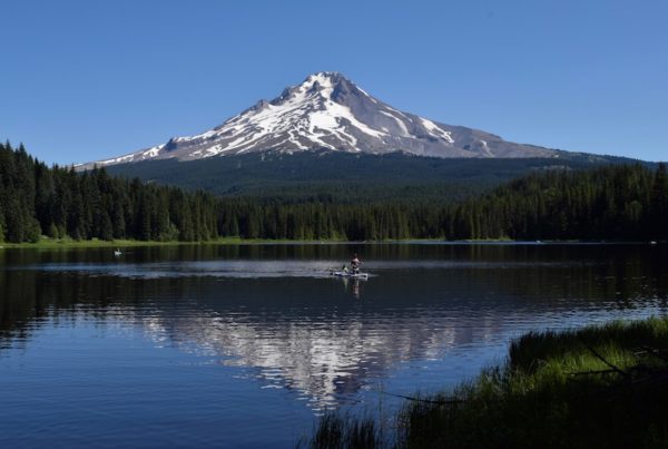 The best Mt Hood lakes near Portland, Oregon. To & Fro Fam