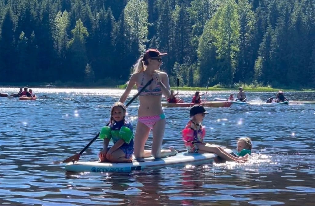Mt. Hood paddle boarding : Click to see our favorite spot to SUP near Portland, OR and Government Camp. To & Fro Fam