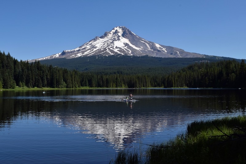 Trillium Lake is one of our favorite places in Oregon. This article shares our other 6 favorites Mt. Hood lakes, too. To & Fro Fam