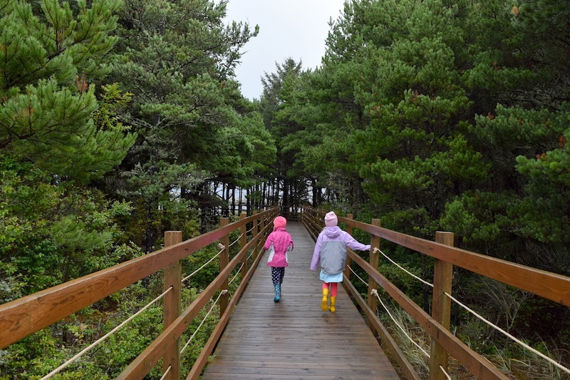 Fun things to do on the Oregon Coast with kids: Visit Ft. Stevens, near Astoria, OR! Click to read about all the family friendly activities, including visiting a military fort, bird watching, biking, playing on the beach and exploring a real shipwreck! To & Fro Fam