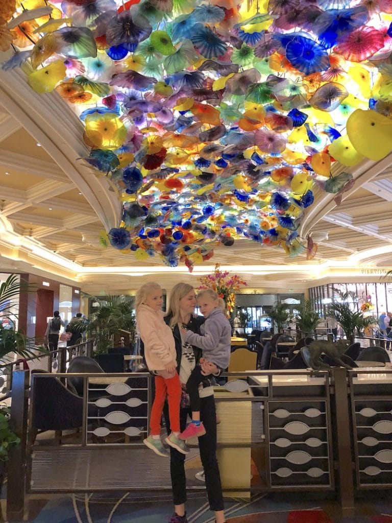 The most kid-friendly casinos and free attractions in Las Vegas: Read our recommendations! To & Fro Fam