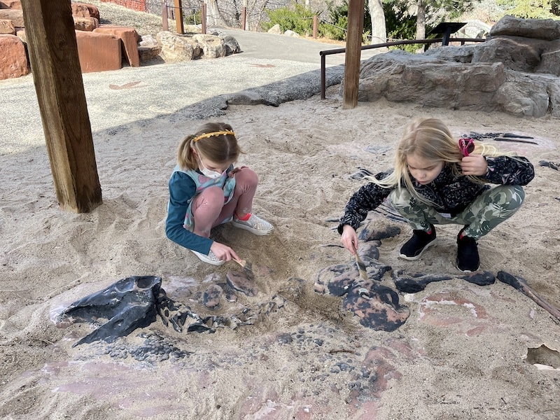 Family-friendly activities near Salt Lake City, Utah: Ogden Dinosaur Park! To & Fro Fam