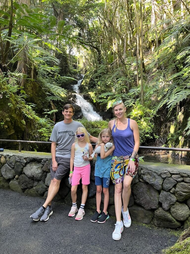 Best things to do in Hilo, Hawaii for families: Check out this kid-friendly hike through a tropical rainforest! To & Fro Fam